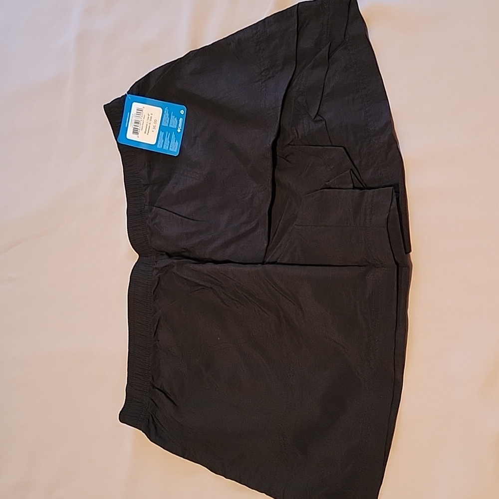 Columbia NWT SZ L black shorts